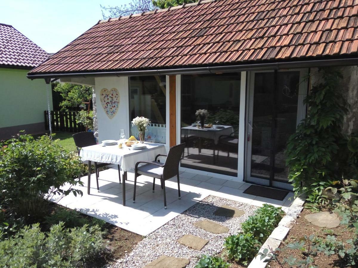 Tiny House With A Big Heart Villa Постойна Екстериор снимка
